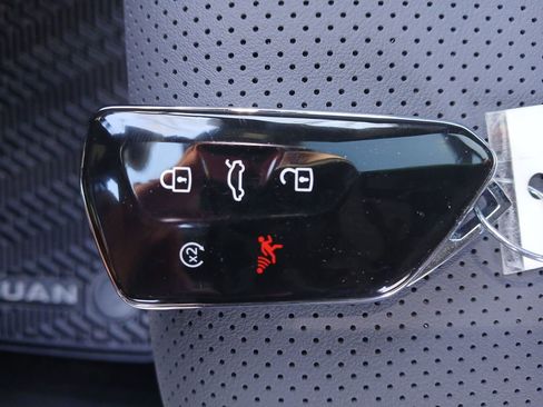 New 2026 Volkswagen Tiguan SE R-Line image 28