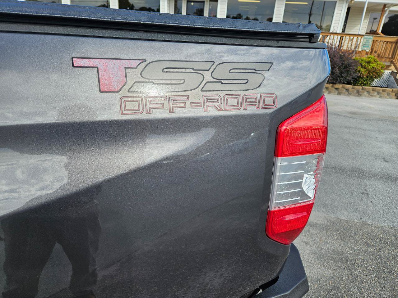 Used 2016 Toyota Tundra SR5 AWD/4WD image 11