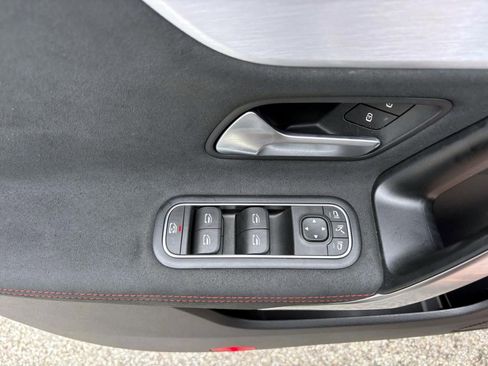 Used 2023 Mercedes-Benz CLA 250 4MATIC image 13