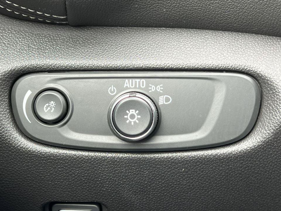 Used 2024 Chevrolet Blazer LT w/ Convenience Package FWD image 16