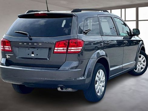 Used 2019 Dodge Journey SE FWD image 3