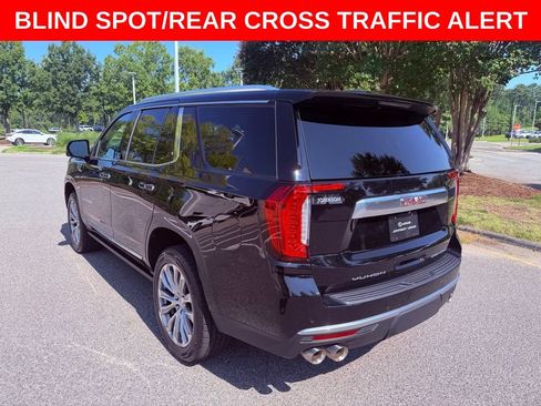 Used 2023 GMC Yukon Denali AWD/4WD image 5