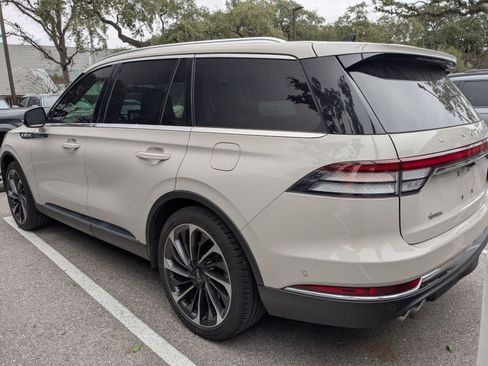 Used 2023 Lincoln Aviator Reserve w/ Equipment Group 201A image 4