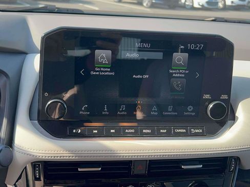 Used 2023 Nissan Rogue SL w/ SL Premium Package image 25