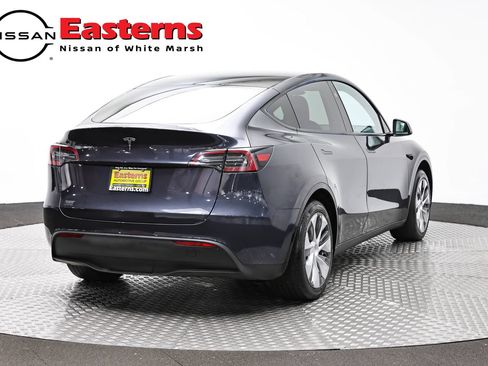 Used 2024 Tesla Model Y 2WD image 5