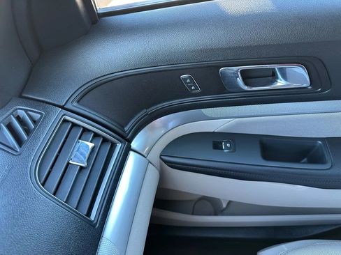 Used 2018 Ford Explorer FWD image 34