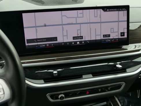 Used 2024 BMW X7 xDrive40i image 19