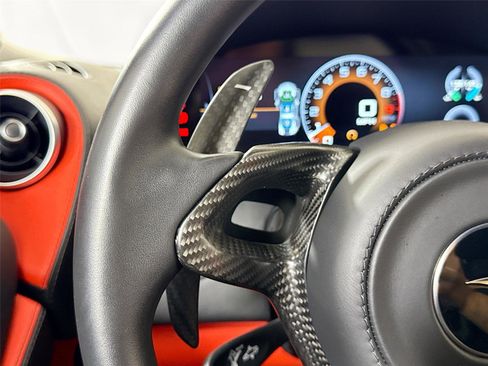 Used 2019 McLaren 600LT image 23