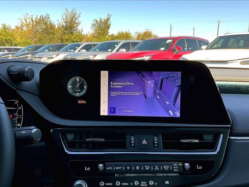 New 2025 Lexus ES 350 w/ Premium Package image 18