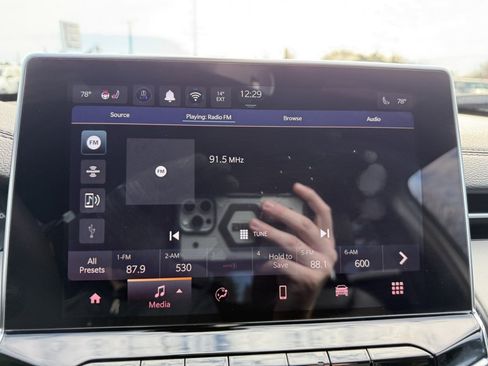 Used 2024 Jeep Compass Limited image 21