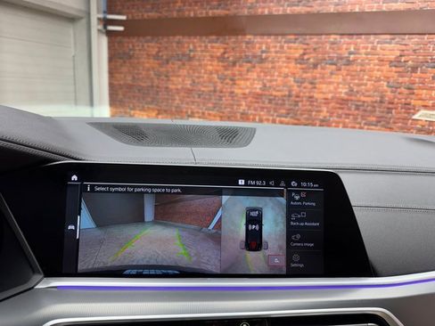 Used 2022 BMW X6 xDrive40i w/ M Sport Package image 21