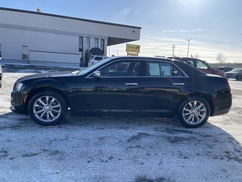 Used 2019 Chrysler 300 Limited image 5