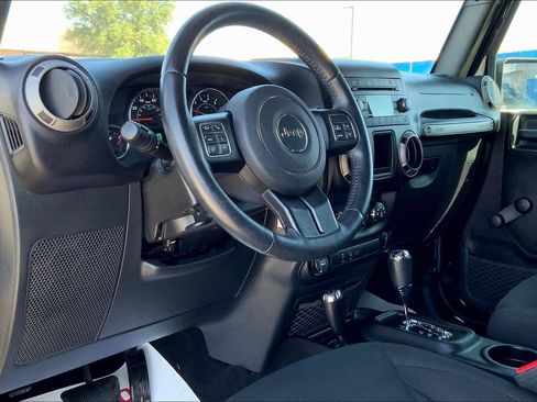 Used 2016 Jeep Wrangler Unlimited Sport w/ Connectivity Group image 15