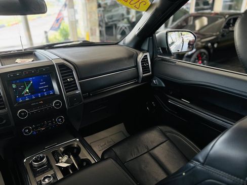 Used 2020 Ford Expedition XLT w/ Equipment Group 202A AWD/4WD image 46