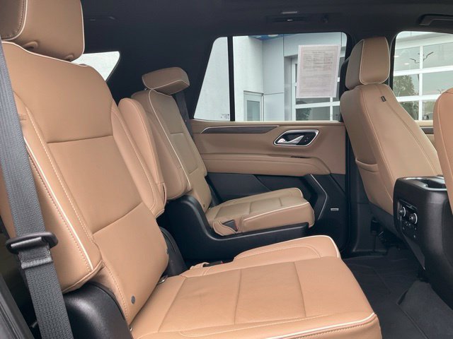 Used 2021 Chevrolet Tahoe Premier w/ Premium Package AWD/4WD image 25