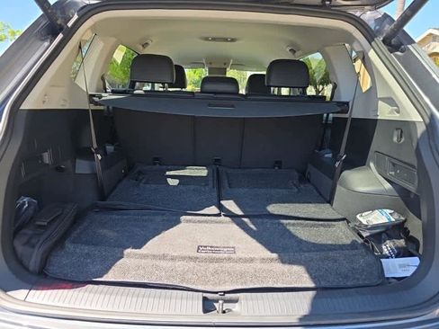 Used 2024 Volkswagen Tiguan SE image 11