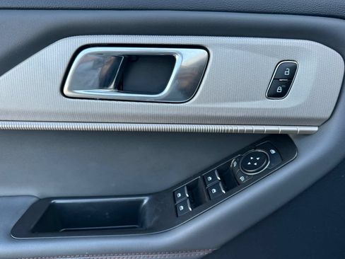 Certified 2025 Ford Explorer Active RWD image 13