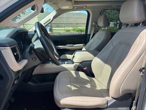 Used 2024 Ford Expedition Limited AWD/4WD image 29
