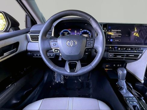 Used 2025 Toyota Camry XLE w/ Premium Plus Package FWD image 9
