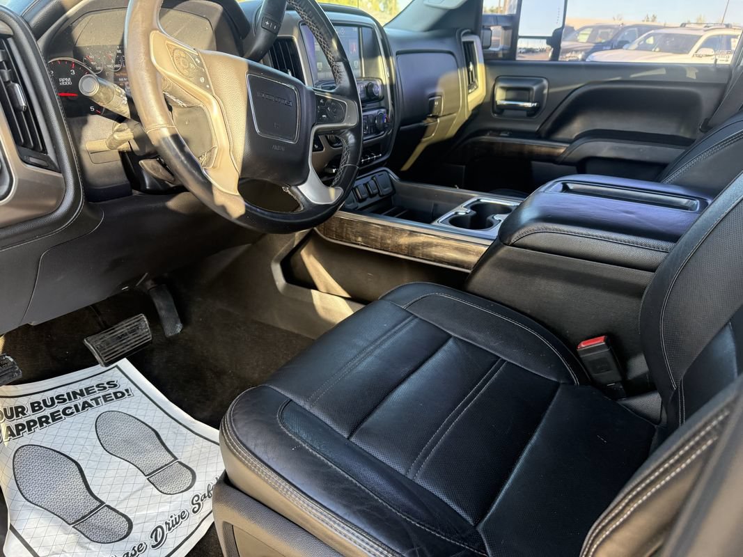 Used 2015 GMC Sierra 2500 Denali w/ Duramax Plus Package AWD/4WD image 26