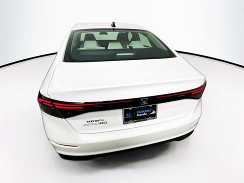 Certified 2025 Honda Accord SE image 8