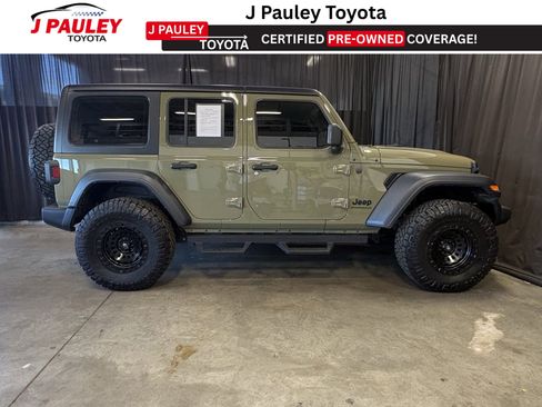 Used 2025 Jeep Wrangler Sport image 29