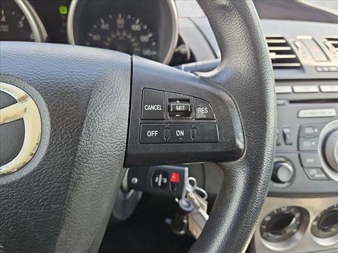 Used 2011 MAZDA MAZDA3 i Touring image 23