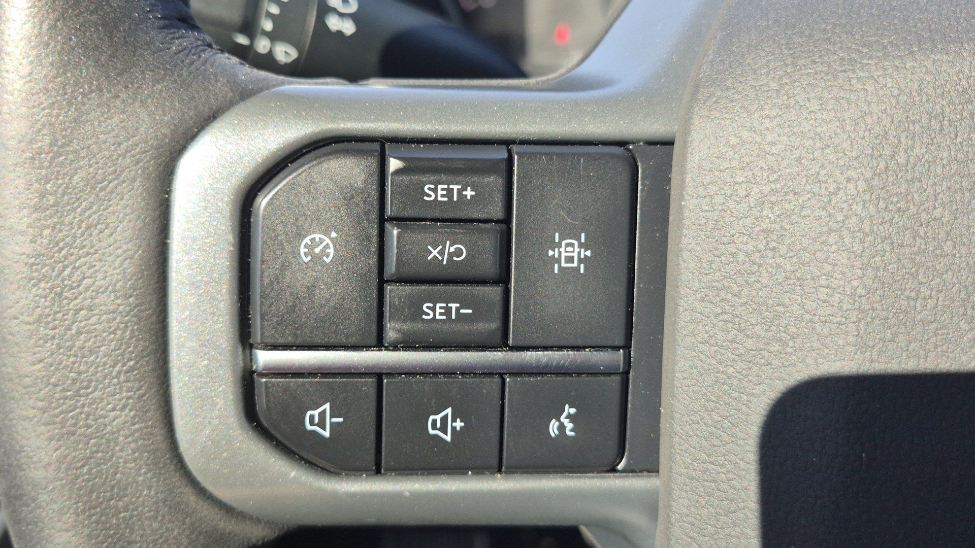 Used 2022 Ford F150 XLT w/ Equipment Group 301A Mid AWD/4WD image 16