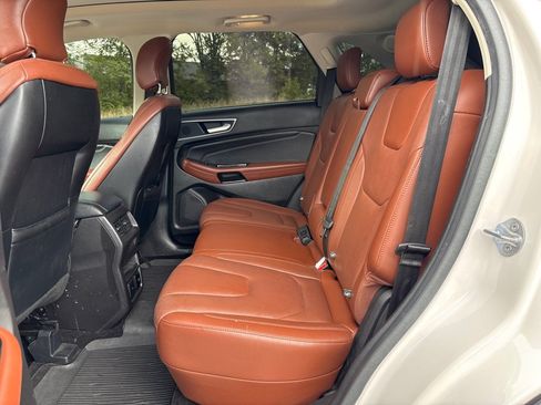 Used 2017 Ford Edge Titanium w/ Equipment Group 301A FWD image 11