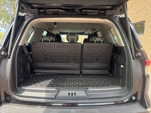 Used 2023 Lincoln Navigator Black Label AWD/4WD image 9