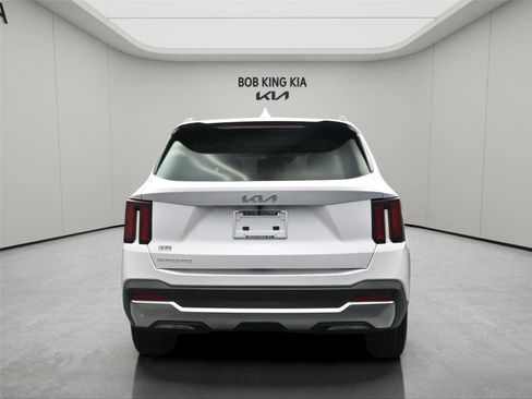 Used 2025 Kia Sorento S w/ Panoramic Sunroof Package FWD image 27