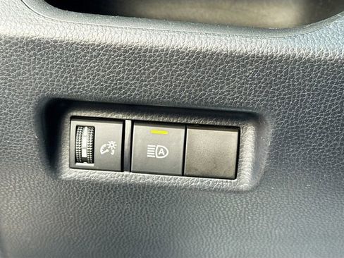 Used 2020 Toyota RAV4 LE image 11