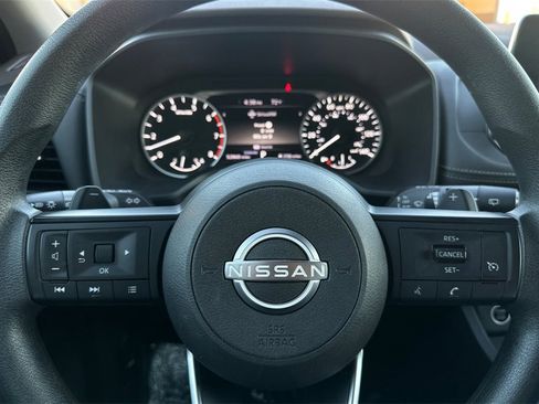 Used 2023 Nissan Rogue S image 26