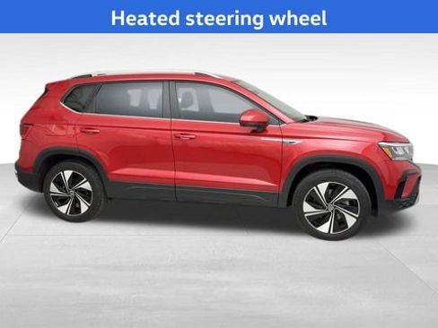 Used 2024 Volkswagen Taos SE image 10