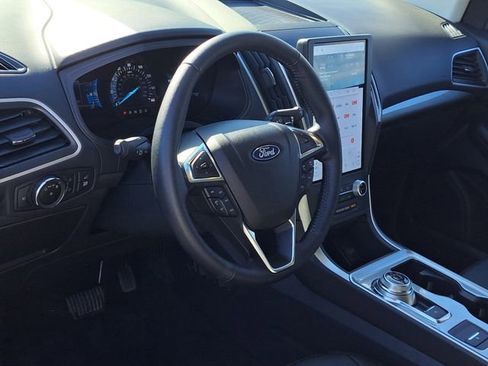 Certified 2023 Ford Edge SEL w/ Convenience Package AWD/4WD image 12
