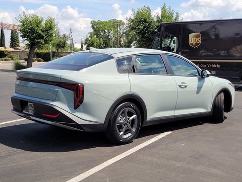 New 2026 Kia K4 FWD image 4