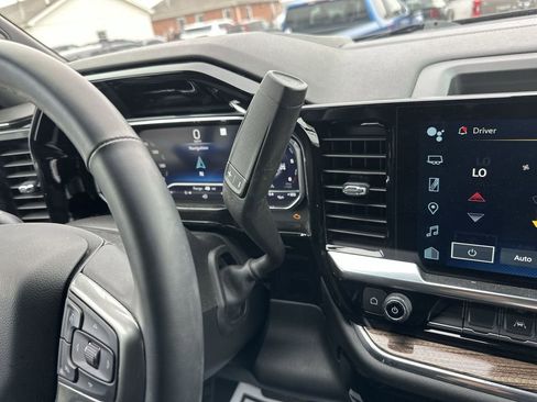 Used 2023 Chevrolet Silverado 1500 LT image 19