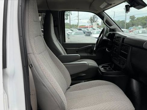 Used 2020 Chevrolet Express 3500 LT w/ LT Preferred Equipment Group RWD image 18