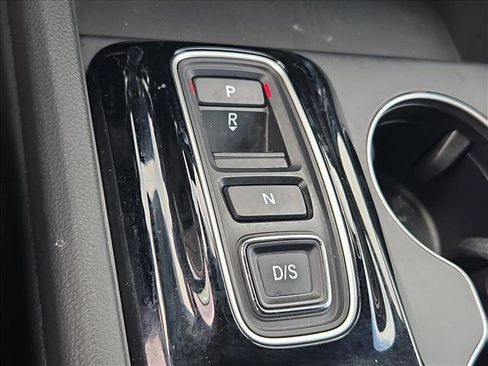 Used 2025 Honda Pilot Sport image 12