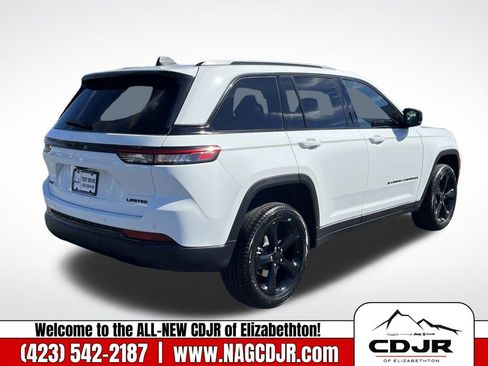 New 2025 Jeep Grand Cherokee Limited w/ Black Appearance Package image 3
