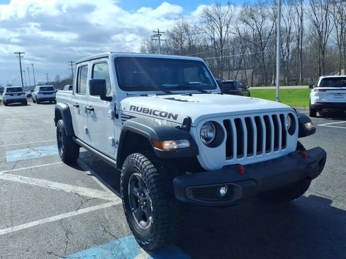 Used 2023 Jeep Gladiator Rubicon w/ Cold Weather Group AWD/4WD image 4