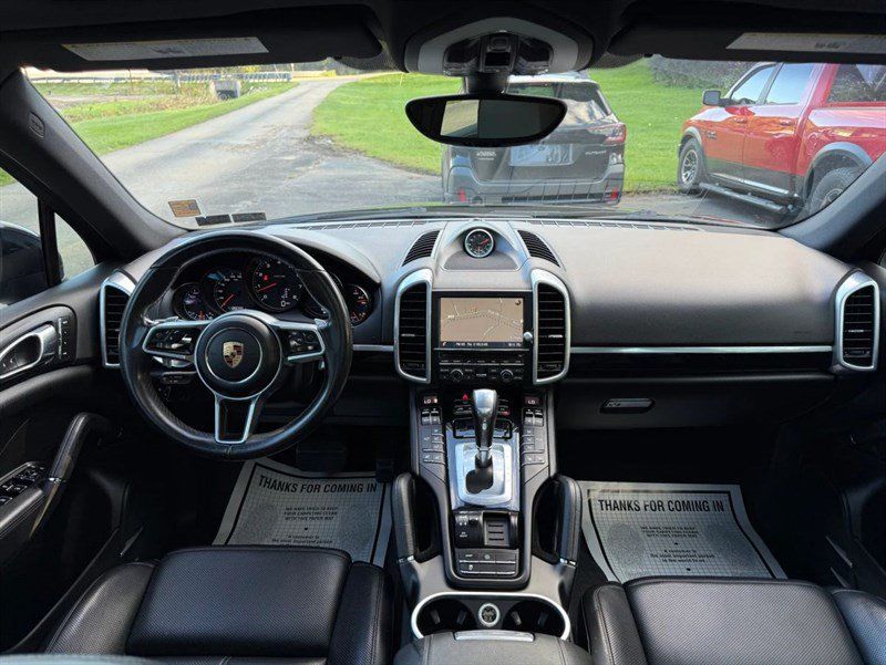 Used 2016 Porsche Cayenne AWD/4WD image 13