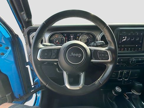 Used 2022 Jeep Wrangler Unlimited Sahara AWD/4WD image 35