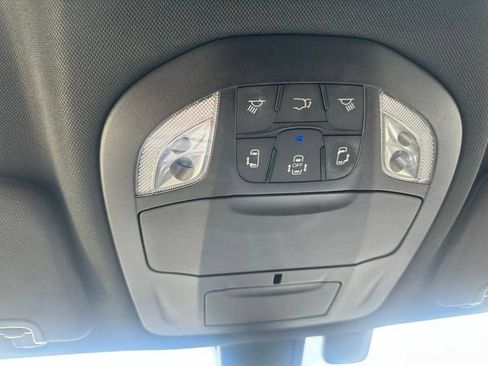 Used 2018 Chrysler Pacifica Touring Plus w/ S Appearance Package FWD image 33