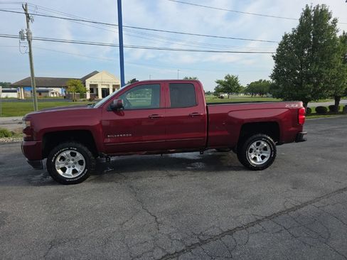 Used 2017 Chevrolet Silverado 1500 LT w/ All Star Edition AWD/4WD image 2