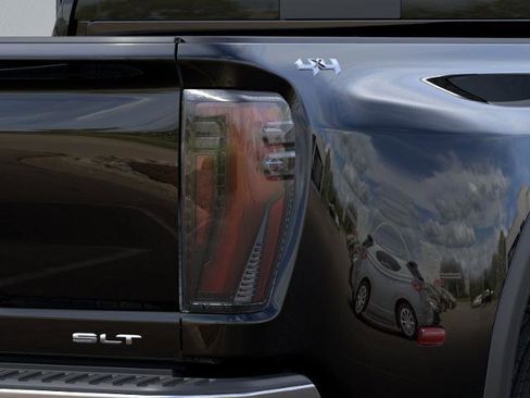 New 2026 GMC Sierra 3500 SLT w/ SLT Convenience Package AWD/4WD image 11