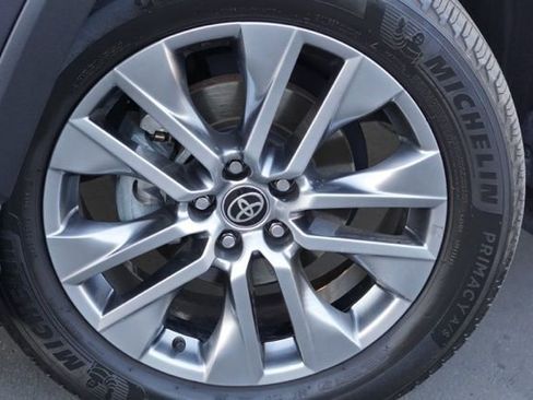 Certified 2022 Toyota RAV4 XLE Premium image 12