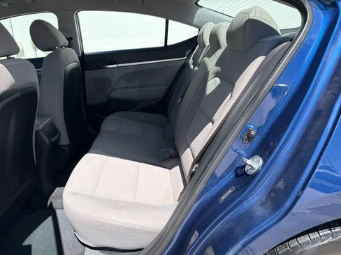 Used 2020 Hyundai Elantra SE FWD image 13