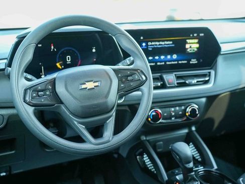 Used 2025 Chevrolet TrailBlazer LS w/ LS Convenience Package image 23