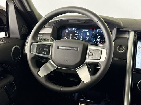 Used 2025 Land Rover Discovery Dynamic SE AWD/4WD image 20